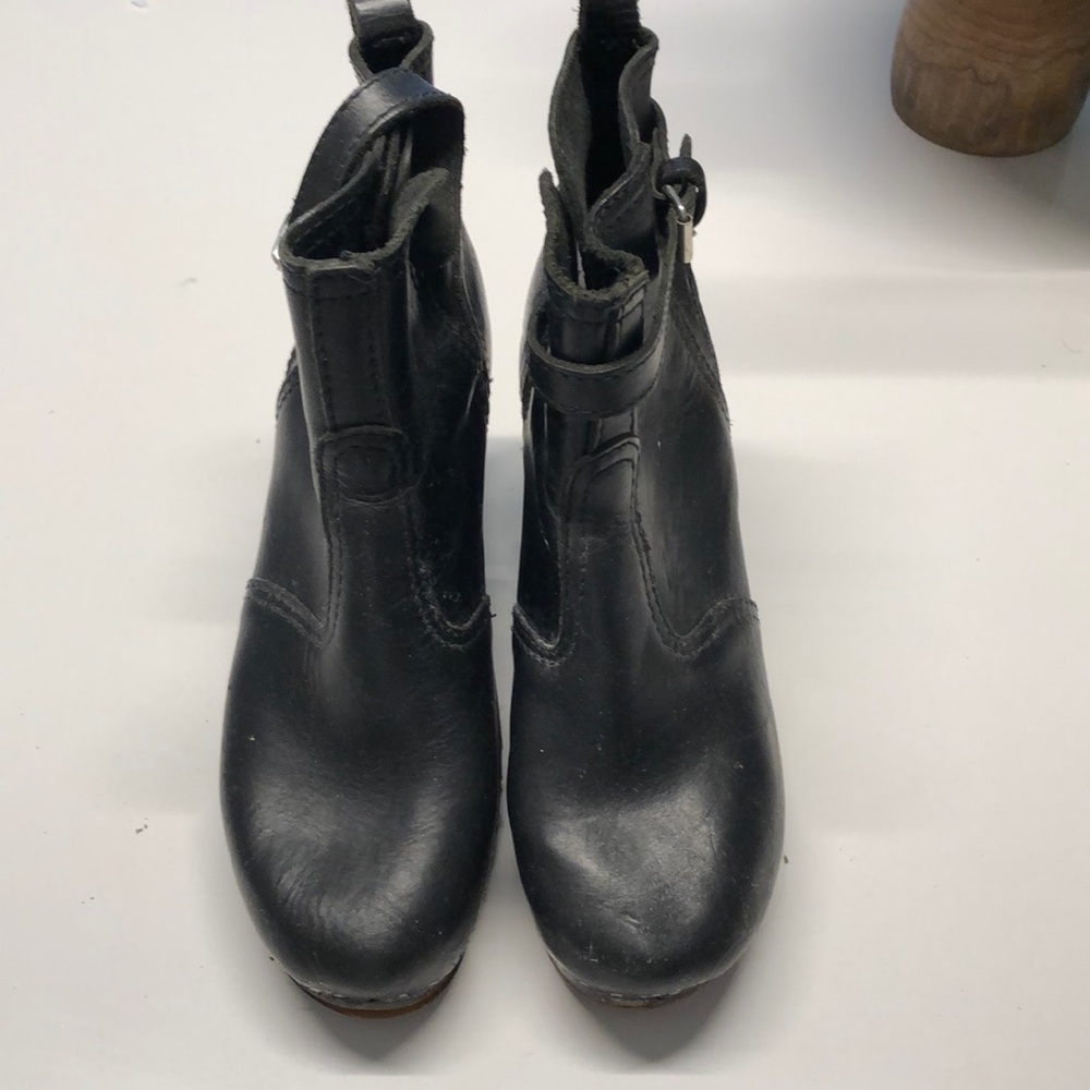 Swedish Hasbeen Booties